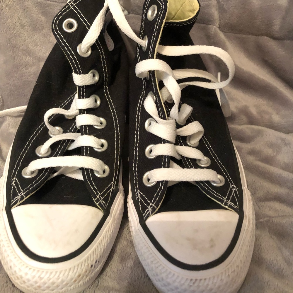 Black Converse high tops, very lightly worn, great condition. Women’s size 5.5